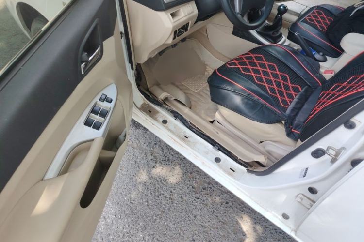 Used BYD F3 2015 Energy-Saving Edition 1.5L Manual Luxury Model Driver Seat