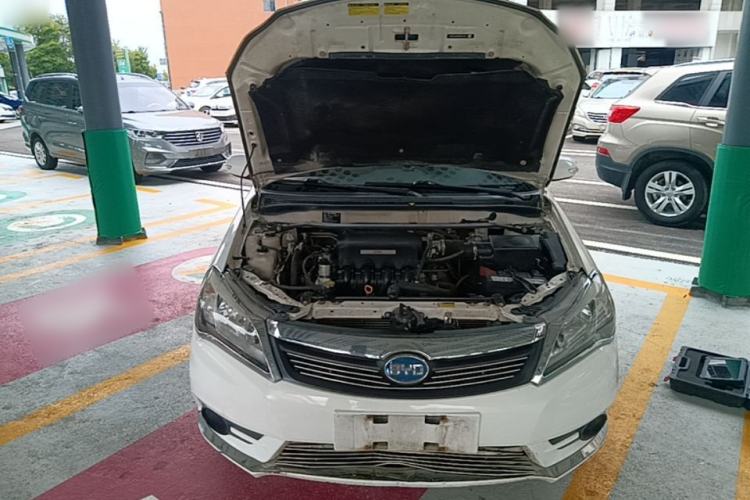 Used BYD F3 2015 Energy-Efficient Model 1.5L Manual Comfort Edition Engine Bay