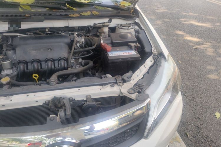 Used BYD F3 2015 Energy-Saving Edition 1.5L Manual Luxury Model Engine Bay Left