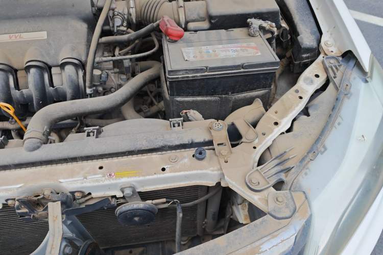 Used BYD F3 2015 Energy-Saving Edition 1.5L Manual Luxury Model Engine Bay Left