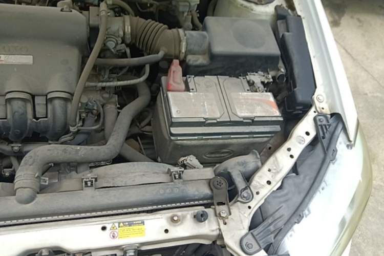Used BYD F3 2015 Energy-Saving Edition 1.5L Manual Luxury Model Engine Bay Left