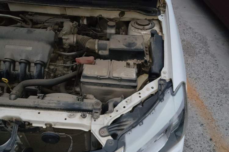 Used BYD F3 2015 Energy-Saving Edition 1.5L Automatic Luxury Model Engine Bay Left