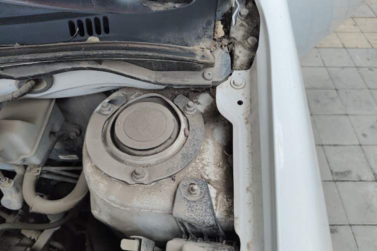 Used BYD F3 2015 Energy-Efficient Model 1.5L Manual Comfort Edition Engine Bay Left