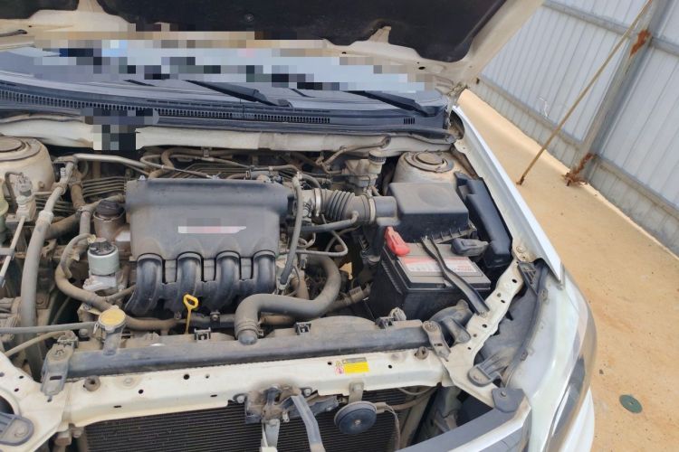 Used BYD F3 2015 Energy-Saving Edition 1.5L Manual Luxury Model Engine Bay Left