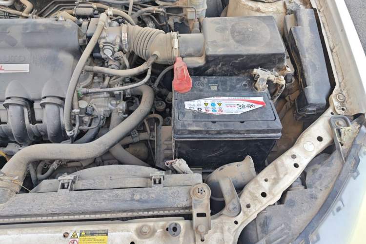 Used BYD F3 2015 Energy-Saving Edition 1.5L Manual Luxury Model Engine Bay Left