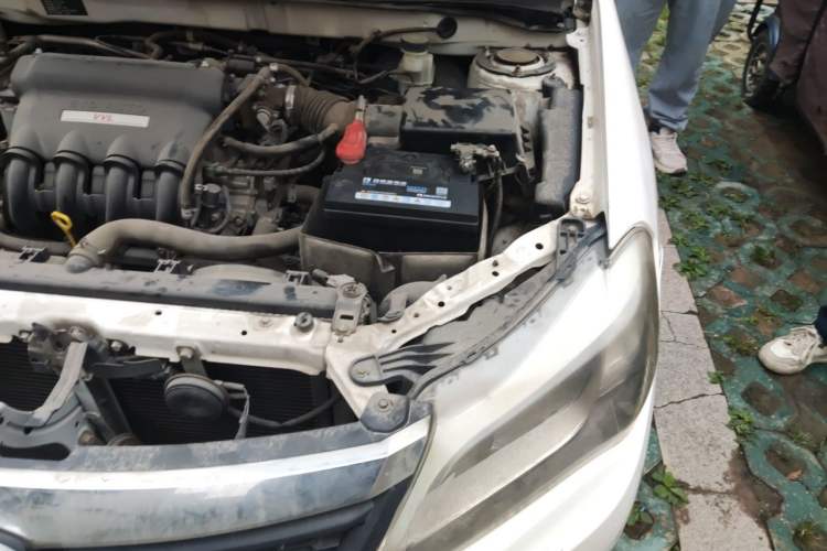 Used BYD F3 2015 Energy-Saving Edition 1.5L Manual Luxury Model Engine Bay Left
