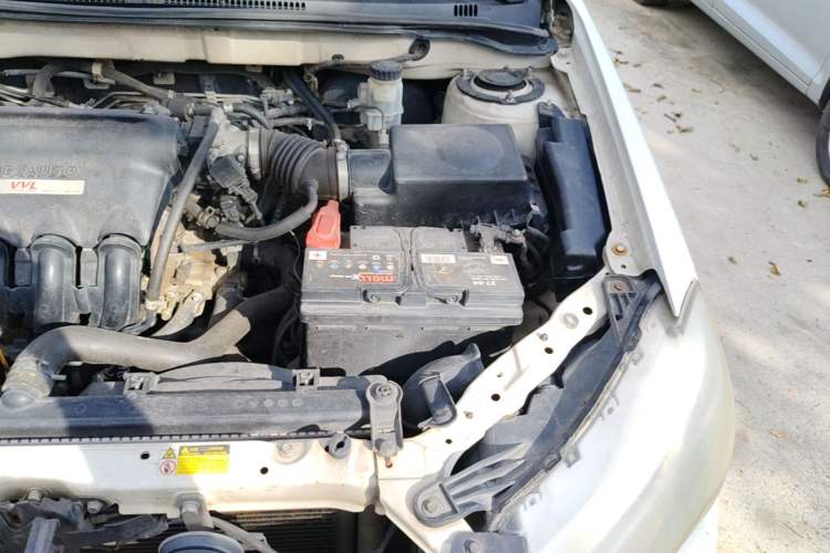 Used BYD F3 2015 Energy-Saving Edition 1.5L Manual Luxury Model Engine Bay Left