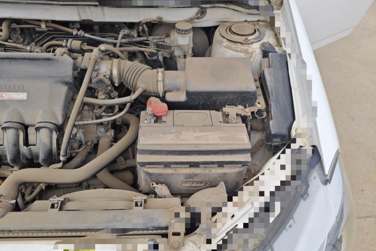 Used BYD F3 2015 Energy-Saving Edition 1.5L Manual Luxury Model Engine Bay Left