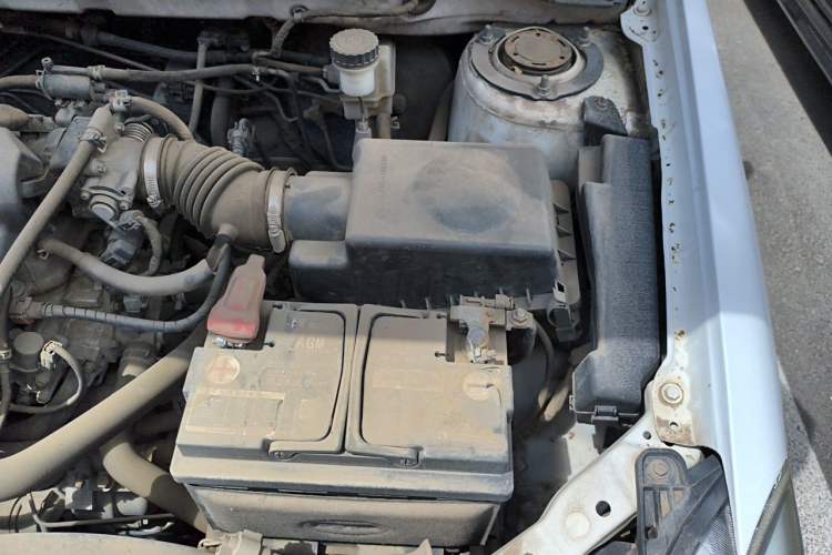 Used BYD F3 2015 Energy-Saving Edition 1.5L Manual Luxury Model Engine Bay Left