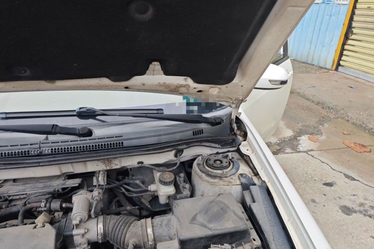 Used BYD F3 2015 Energy-Saving Edition 1.5L Automatic Luxury Model Engine Bay Left
