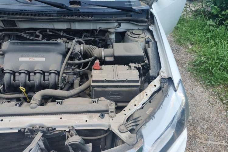 Used BYD F3 2015 Energy-Saving Edition 1.5L Manual Luxury Model Engine Bay Left