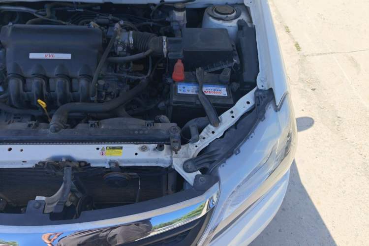Used BYD F3 2015 Energy-Saving Edition 1.5L Manual Luxury Model Engine Bay Left