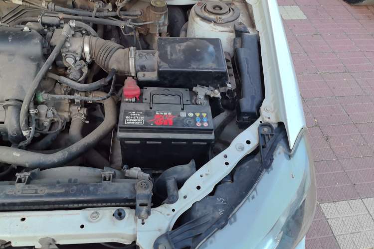 Used BYD F3 2015 Energy-Saving Edition 1.5L Manual Luxury Model Engine Bay Left