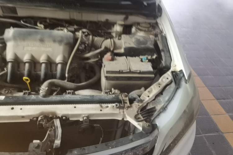 Used BYD F3 2015 Energy-Saving Edition 1.5L Manual Luxury Model Engine Bay Left