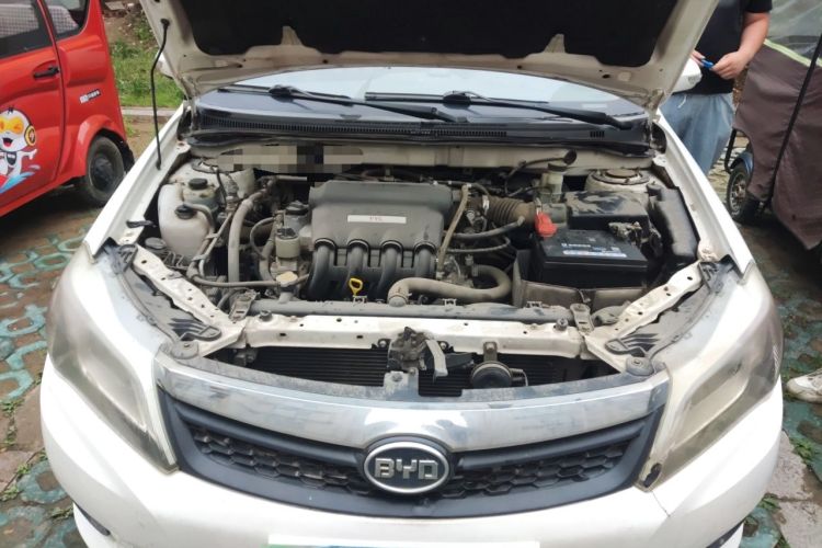 Used BYD F3 2015 Energy-Saving Edition 1.5L Manual Luxury Model Engine Bay