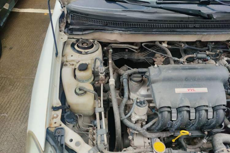 Used BYD F3 2015 Energy-Saving Edition 1.5L Manual Luxury Model Engine Bay Right