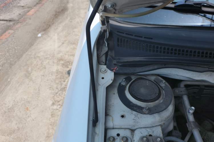 Used BYD F3 2015 Energy-Saving Edition 1.5L Automatic Luxury Model Engine Bay Right