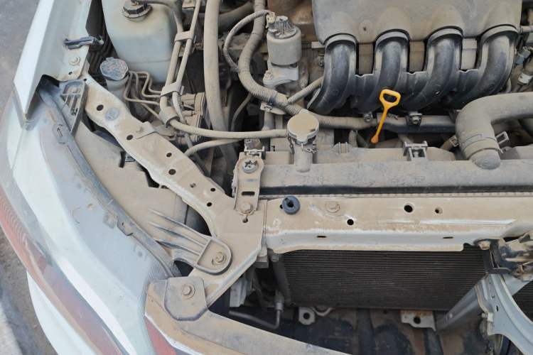 Used BYD F3 2015 Energy-Saving Edition 1.5L Manual Luxury Model Engine Bay Right