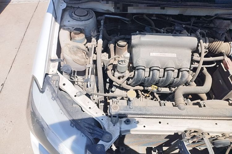 Used BYD F3 2015 Energy-Saving Edition 1.5L Manual Luxury Model Engine Bay Right
