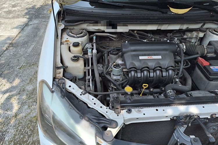 Used BYD F3 2015 Energy-Saving Edition 1.5L Manual Luxury Model Engine Bay Right