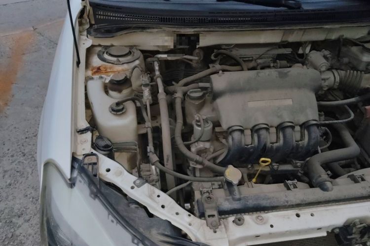 Used BYD F3 2015 Energy-Saving Edition 1.5L Automatic Luxury Model Engine Bay Right