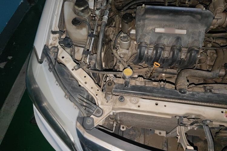Used BYD F3 2015 Energy-Saving Edition 1.5L Automatic Luxury Model Engine Bay Right