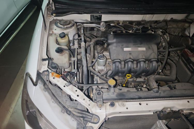 Used BYD F3 2015 Energy-Saving Edition 1.5L Manual Luxury Model Engine Bay Right