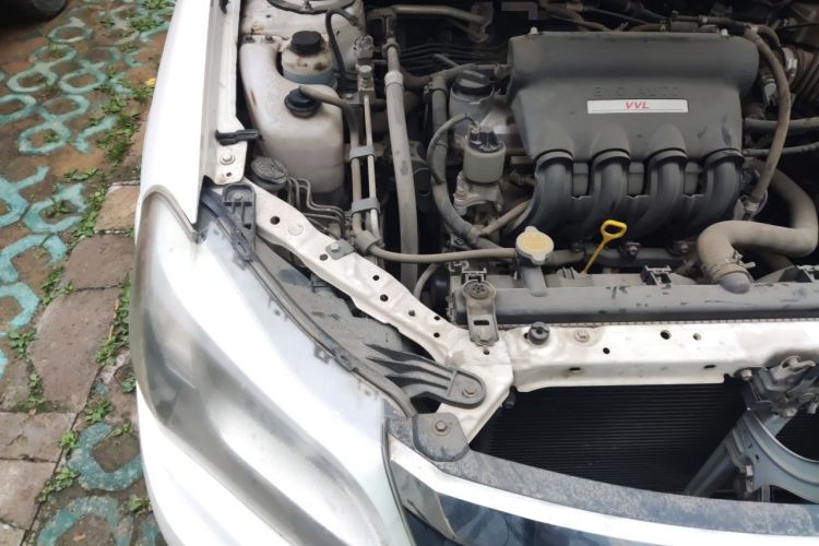 Used BYD F3 2015 Energy-Saving Edition 1.5L Manual Luxury Model Engine Bay Right