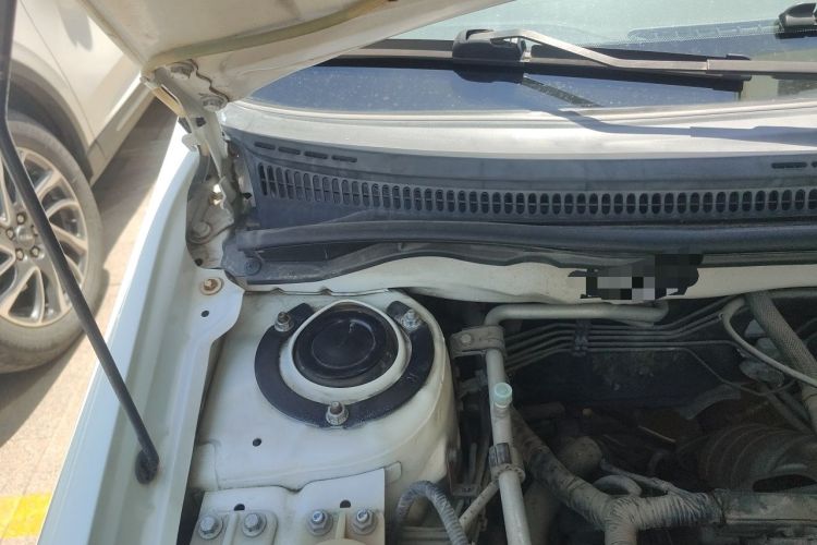 Used BYD F3 2015 Energy-Efficient Model 1.5L Manual Comfort Edition Engine Bay Right