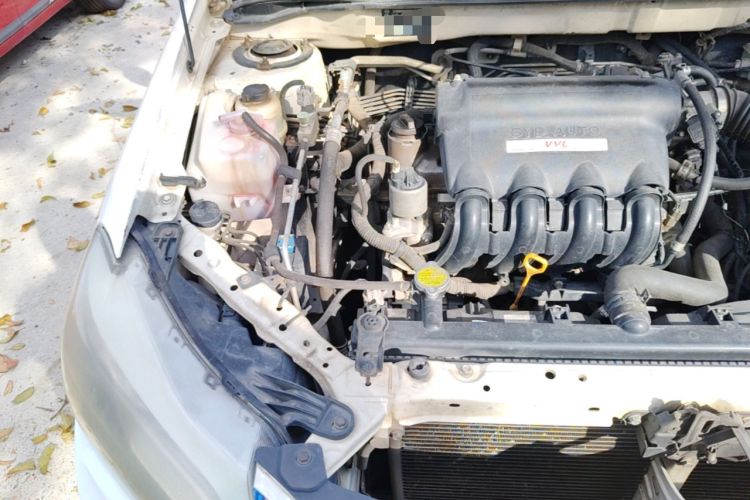 Used BYD F3 2015 Energy-Saving Edition 1.5L Manual Luxury Model Engine Bay Right