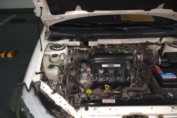 Used BYD F3 2015 Energy-Saving Edition 1.5L Manual Luxury Model Engine Bay Right