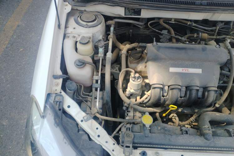 Used BYD F3 2015 Energy-Saving Edition 1.5L Manual Luxury Model Engine Bay Right