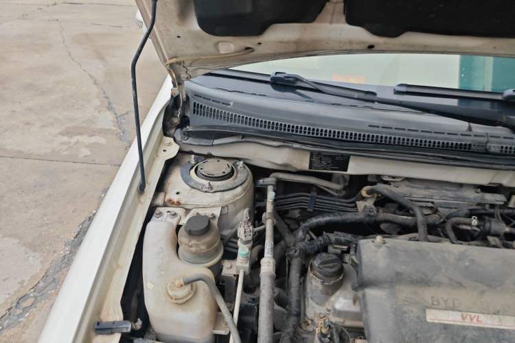 Used BYD F3 2015 Energy-Saving Edition 1.5L Automatic Luxury Model Engine Bay Right