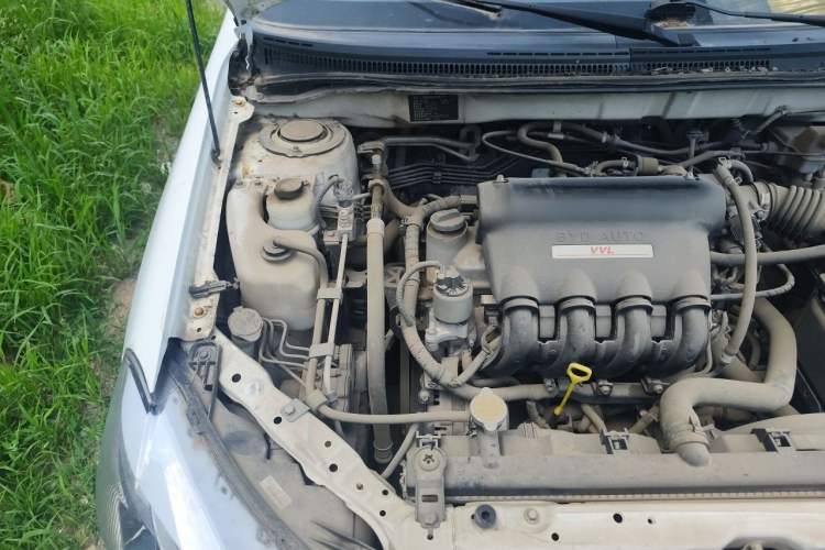 Used BYD F3 2015 Energy-Saving Edition 1.5L Manual Luxury Model Engine Bay Right