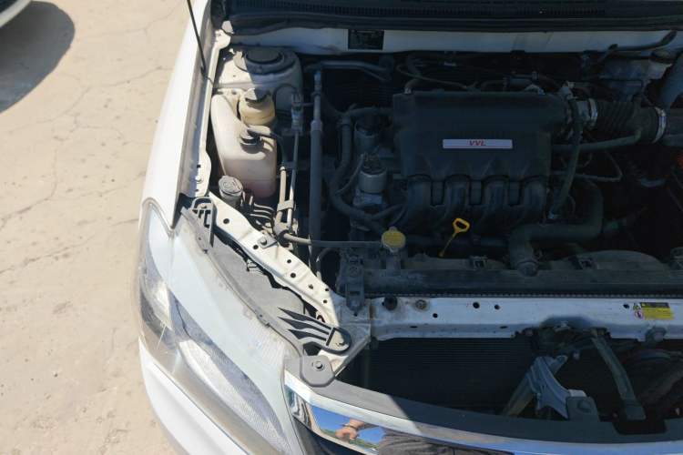 Used BYD F3 2015 Energy-Saving Edition 1.5L Manual Luxury Model Engine Bay Right