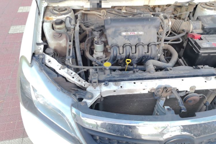 Used BYD F3 2015 Energy-Saving Edition 1.5L Manual Luxury Model Engine Bay Right