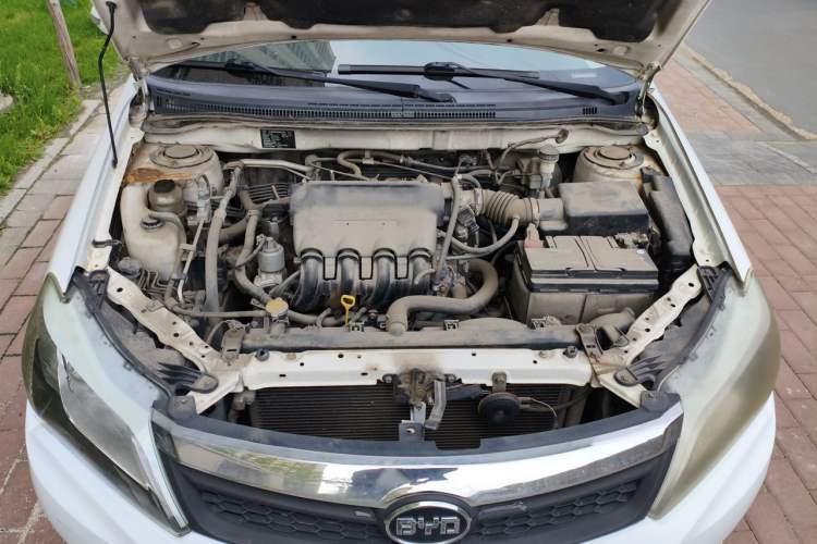 Used BYD F3 2015 Energy-Saving Edition 1.5L Manual Luxury Model Engine Bay