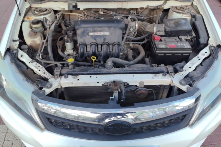 Used BYD F3 2015 Energy-Saving Edition 1.5L Manual Luxury Model Engine Bay