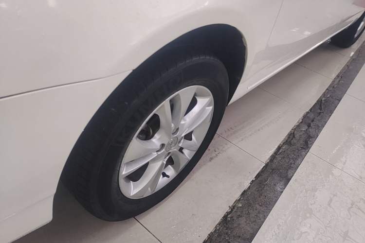 Used BYD F3 2015 Energy-Saving Edition 1.5L Automatic Luxury Model Exterior 4