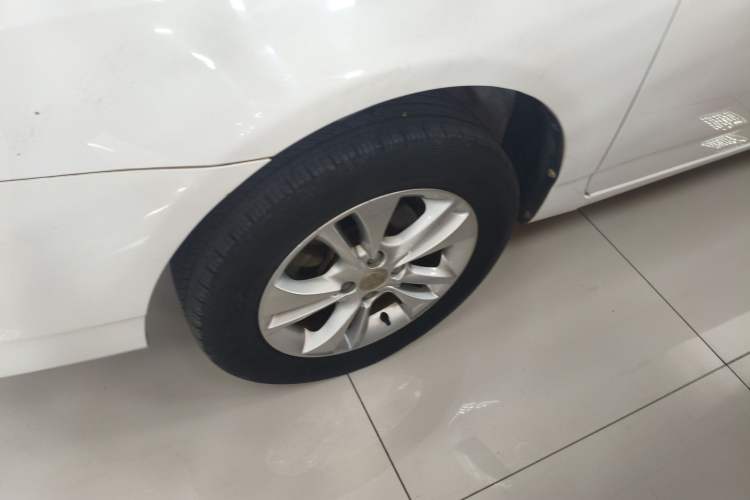 Used BYD F3 2015 Energy-Saving Edition 1.5L Manual Luxury Model Exterior 4