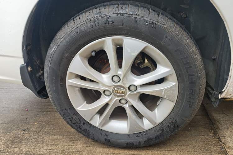 Used BYD F3 2015 Energy-Efficient Model 1.5L Manual Comfort Edition Exterior 5
