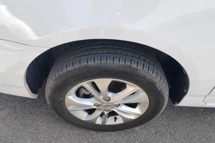 Used BYD F3 2015 Energy-Efficient Model 1.5L Manual Comfort Edition Exterior 7