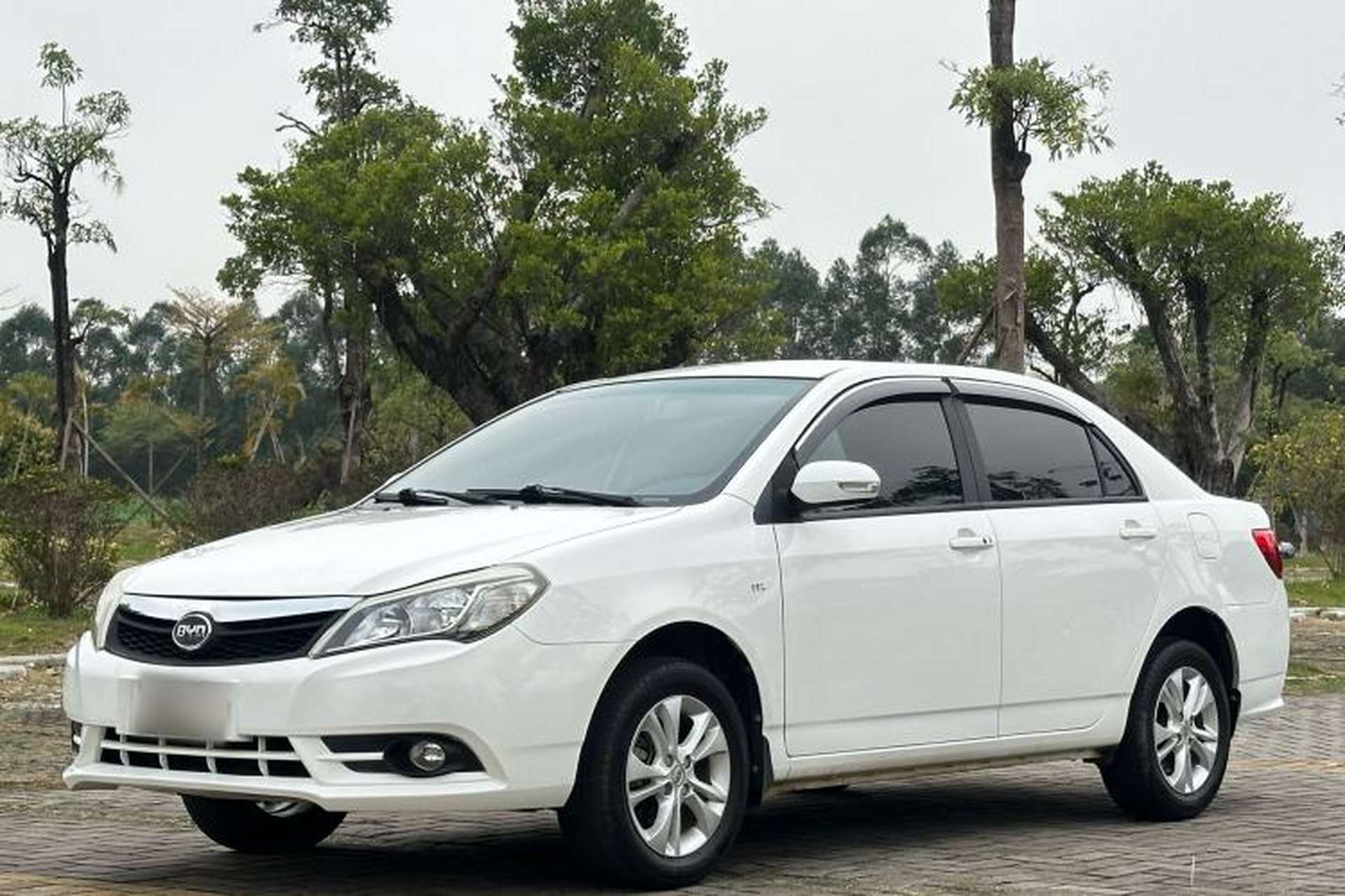 Used BYD F3 2015 Energy-Efficient Model 1.5L Manual Comfort Edition Front Left 45 Deg
