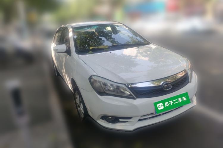 Used BYD F3 2015 Energy-Saving Edition 1.5L Manual Luxury Model Front Right 45 Deg