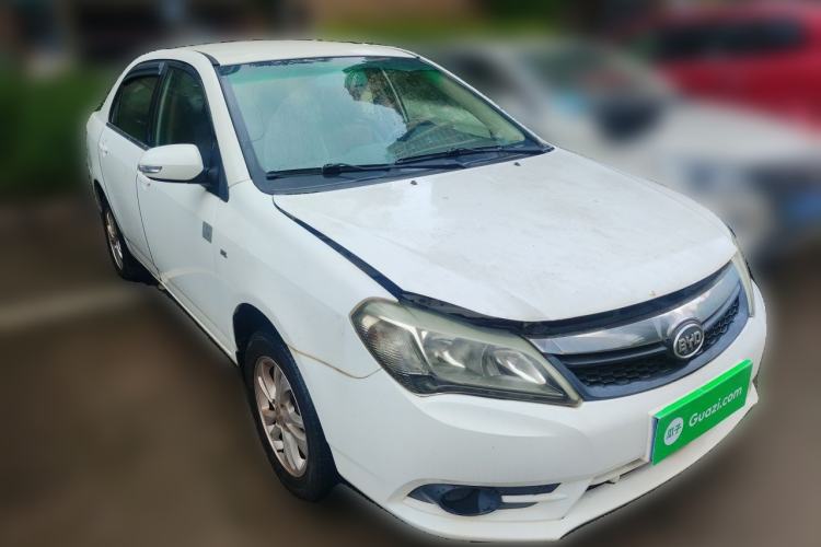 Used BYD F3 2015 Energy-Saving Edition 1.5L Manual Luxury Model Front Right 45 Deg