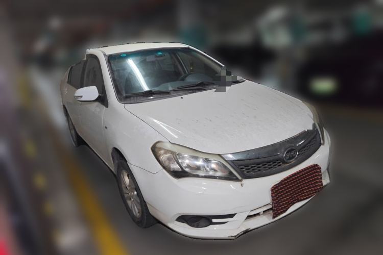 Used BYD F3 2015 Energy-Saving Edition 1.5L Manual Luxury Model Front Right 45 Deg