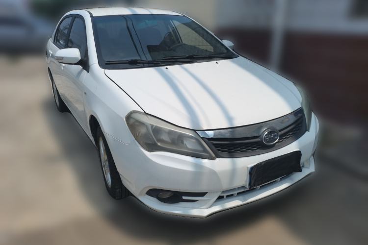 Used BYD F3 2015 Energy-Saving Edition 1.5L Automatic Luxury Model Front Right 45 Deg