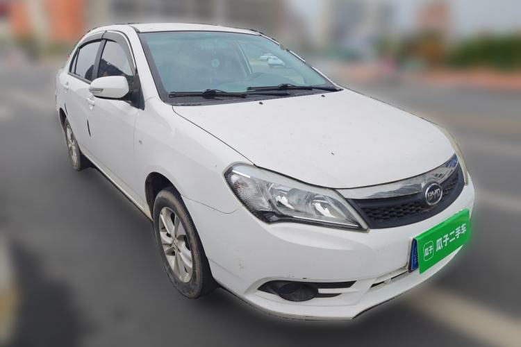 Used BYD F3 2015 Energy-Saving Edition 1.5L Manual Luxury Model Front Right 45 Deg