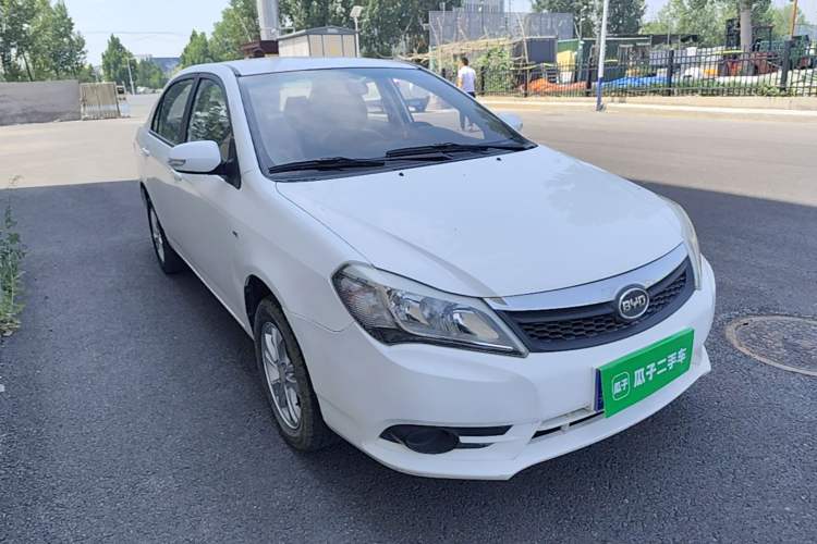 Used BYD F3 2015 Energy-Saving Edition 1.5L Manual Luxury Model Front Right 45 Deg