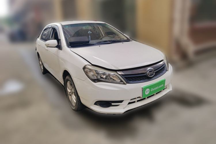 Used BYD F3 2015 Energy-Saving Edition 1.5L Manual Luxury Model Front Right 45 Deg